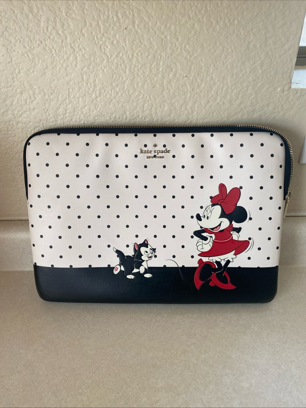 Kate Spade Disney Minnie Mouse Figaro Cat Laptop Sleeve Limited Edition - Picture 2 of 11